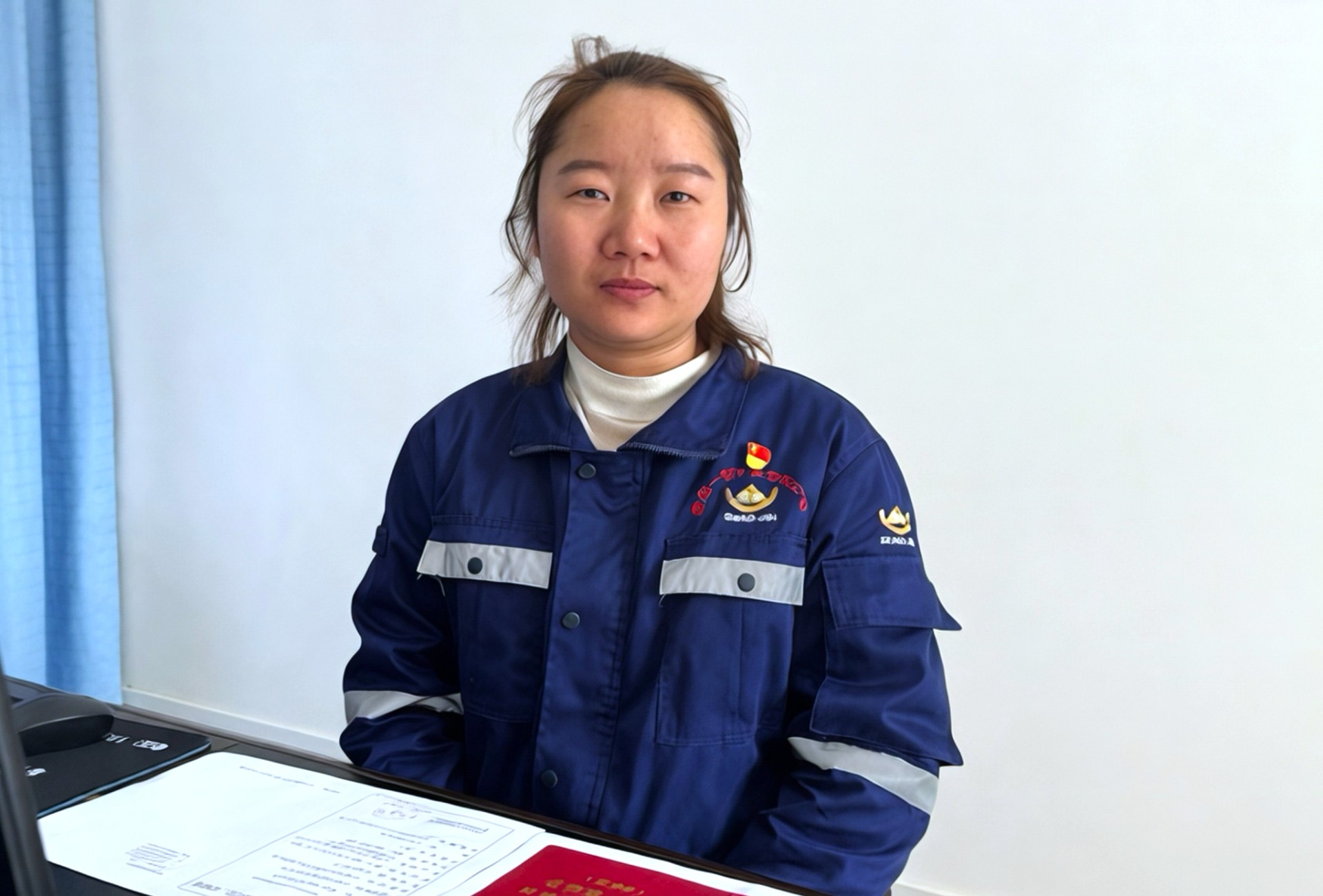 王飞红工作照（蒙自一智，王飞红）.jpg